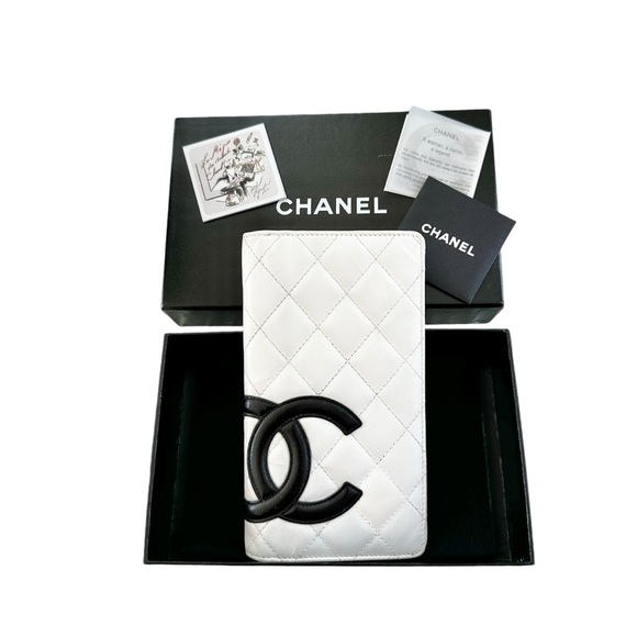 Authentic CHANEL White Quilted Leather & Black CC Cambon Large Wallet with Box - Picture 6 of 16